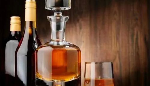 經常喝酒的人，身體這三處會變顏色，占兩個以上提示肝臟已受傷